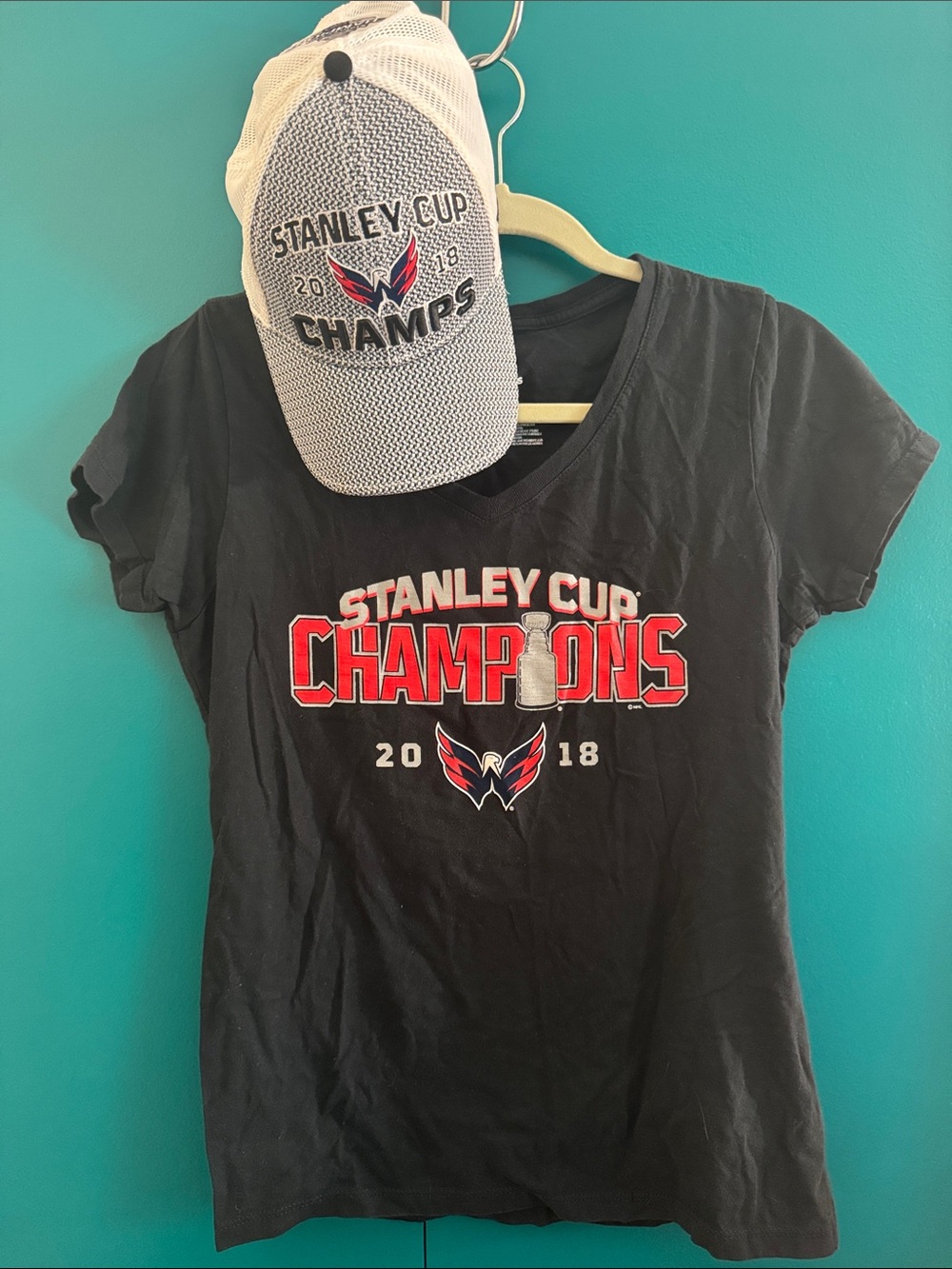 Washington Capitals Stanley Cup Champions 2018 Tee & Hat Set - Small